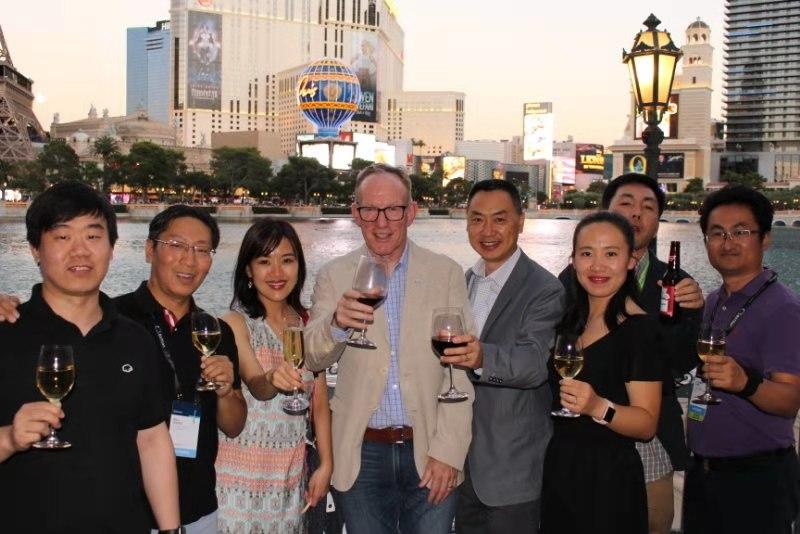 21V_BlueCloud's tweet photo. Blue Cloud's team in @BinaryTreeInc 's partner celebration party at #Microsoftinspire 2019 🍾🍾🍾🍺🍻🍹 https://t.co/N0iLmXH0d2