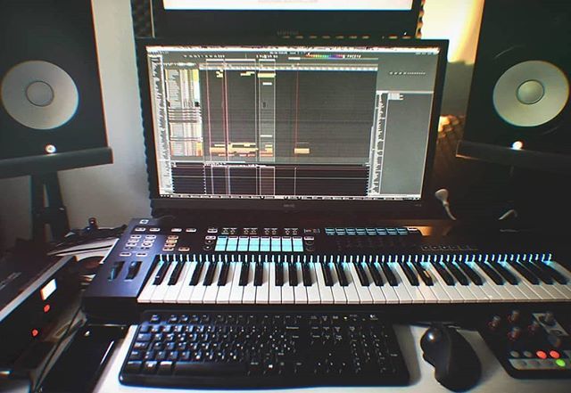 timzibrat's tweet photo. The struggle is real. Whether finding the right melody, harmony, progression, flow, arrangement or whatever, it's sometimes as easy as pressing a few keys on the keyboard, while at other times I just keep hammering the same unfunctioning notes over an ov… https://t.co/bNb7Nrry5W https://t.co/3SnwEwc3IE