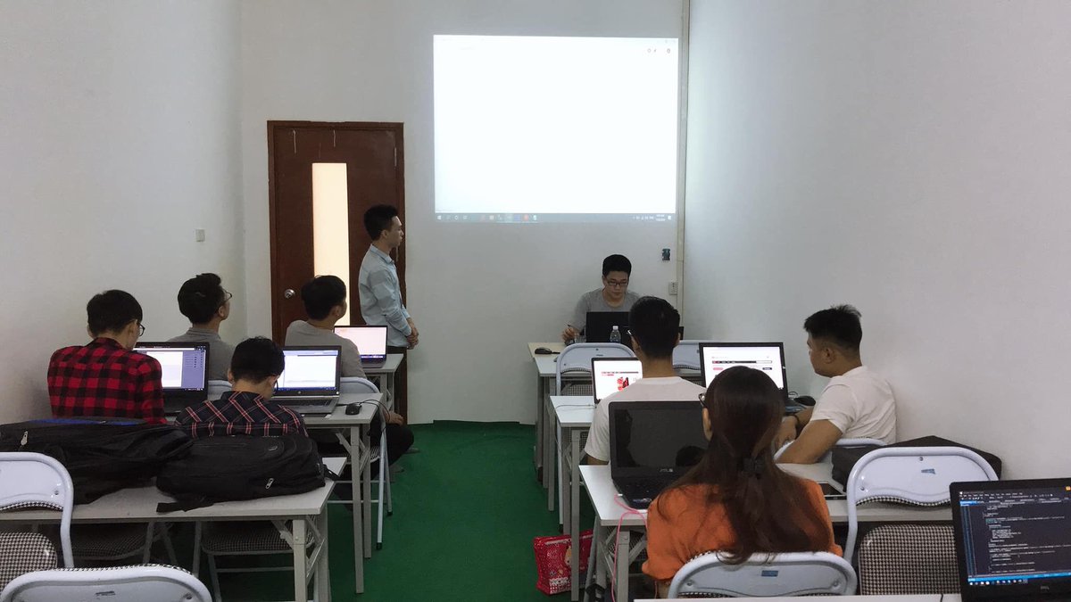 BoNhi20725811's tweet image. Hái quả! Hái quả nào anh em! Mại zô, mại zô :D :D
Bản nháp thử cho buổi chính thức nha &amp;lt;3
#DevmasterAcademy
#Bảo_vệ_đồ_án
#Lập_trình
#ASP_NET