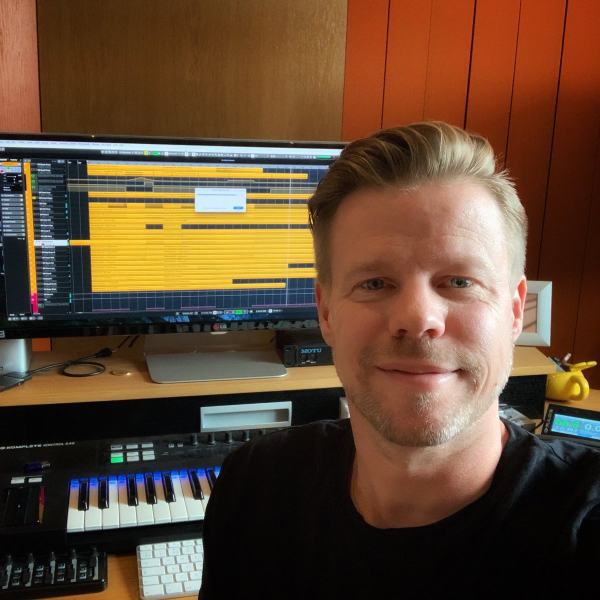 FerryCorsten's tweet image. Finalizing some new sonic treats for #tomorrowland2019 tonight. But first #systemf @electronicfam in a bit. See you all soon🙌
