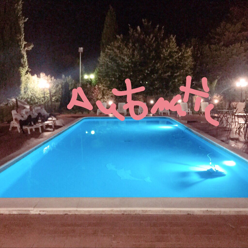 RobDamiani's tweet photo. Album cover on a budget https://t.co/Ei55JHlcwZ