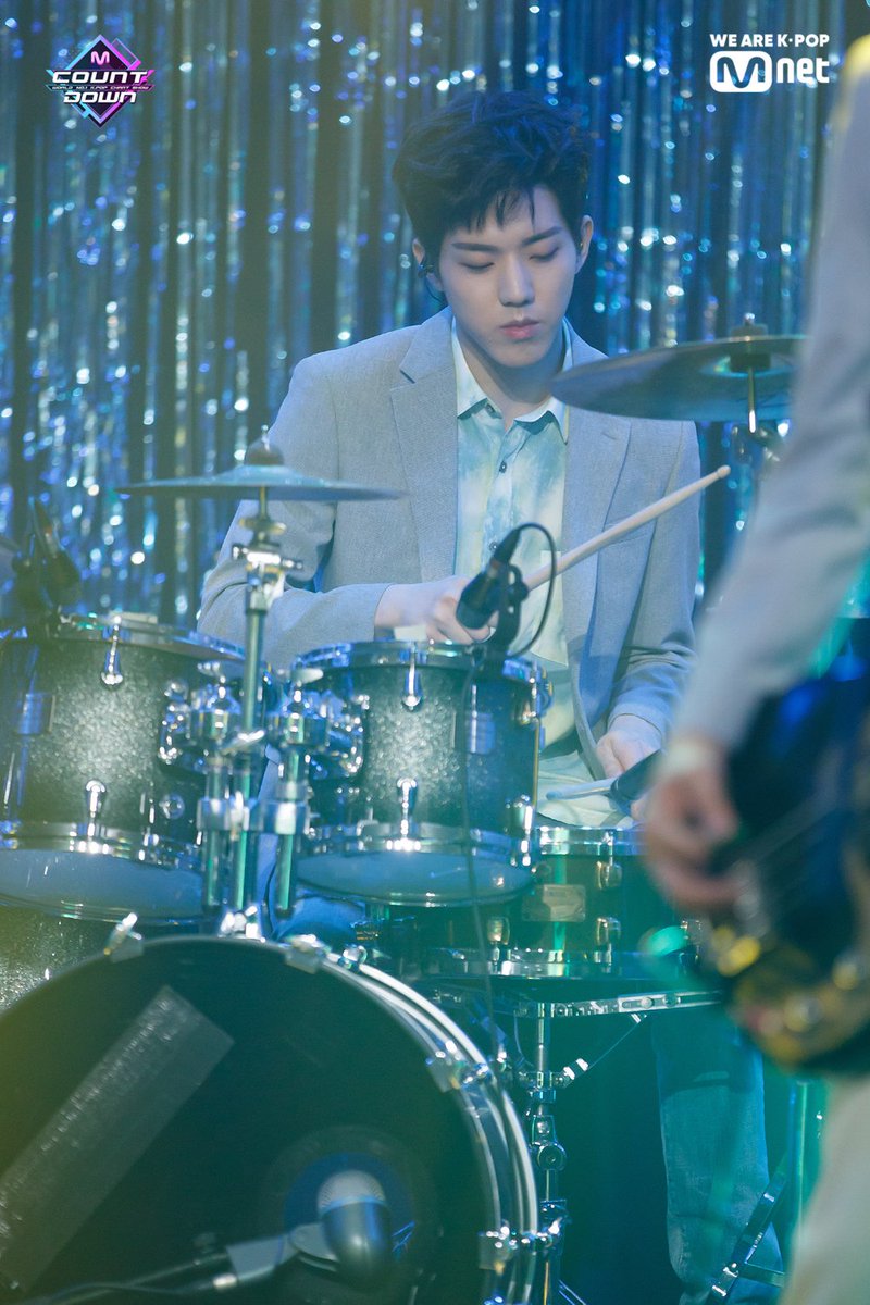 Jessica_Tann's tweet photo. Watching this man playing drum is helping my mood ♡ https://t.co/gGFrI2n5b3