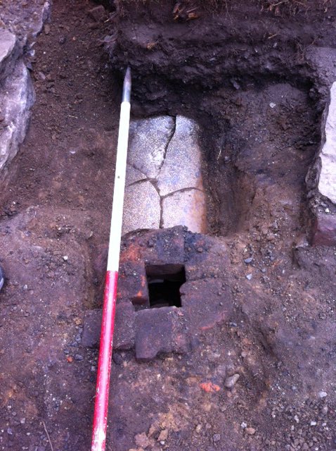 tasarch5's tweet photo. 0.2m diameter glazed stoneware drainage pipe found on Eastwood House dig, Stalybridge. Probaby in place since c1830. Would this have been made locally? Info on manufacture and use welcome. https://t.co/V8Yt1wheUn