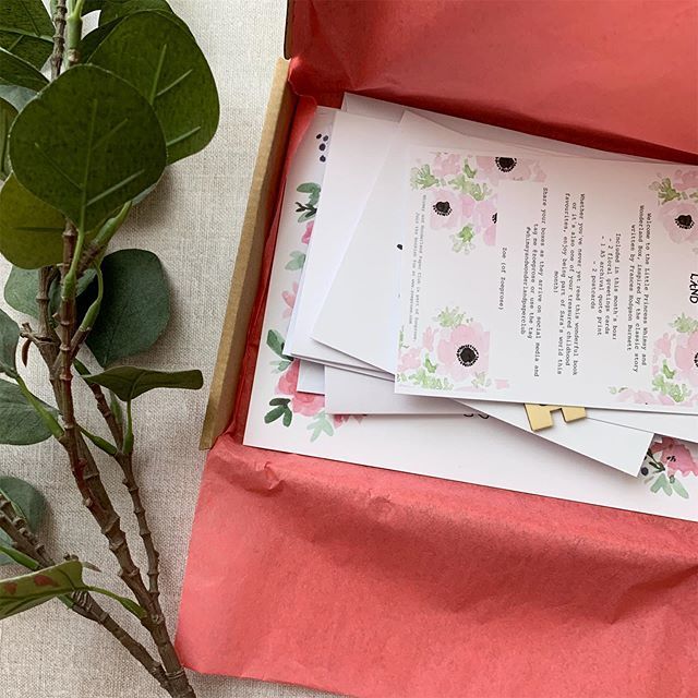 It’s the last day to sign up for the next Whimsy and Wonderland box 💕 rediscover the best children’s classics and give yourself time to enjoy some wonderful fictional worlds this summer 🌿 (use code BOOKLOVE) for a discount 😉 ift.tt/2NWpDnm ift.tt/2Z493mO