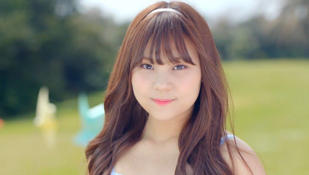 ggyerin57's tweet photo. อีซอสมันรู้ได้ยังไงว่าหลายปีต่อมา น้องออมจีจะเป็นสาวสวยสะพรั่ง มาไกลจาก megustastu ได้ขนาดนี้อะ สายตาเฉียบคมจริงๆ ไปหาเด็กแบบนี้มาจากไหนนนน https://t.co/S6KM9KnO8w