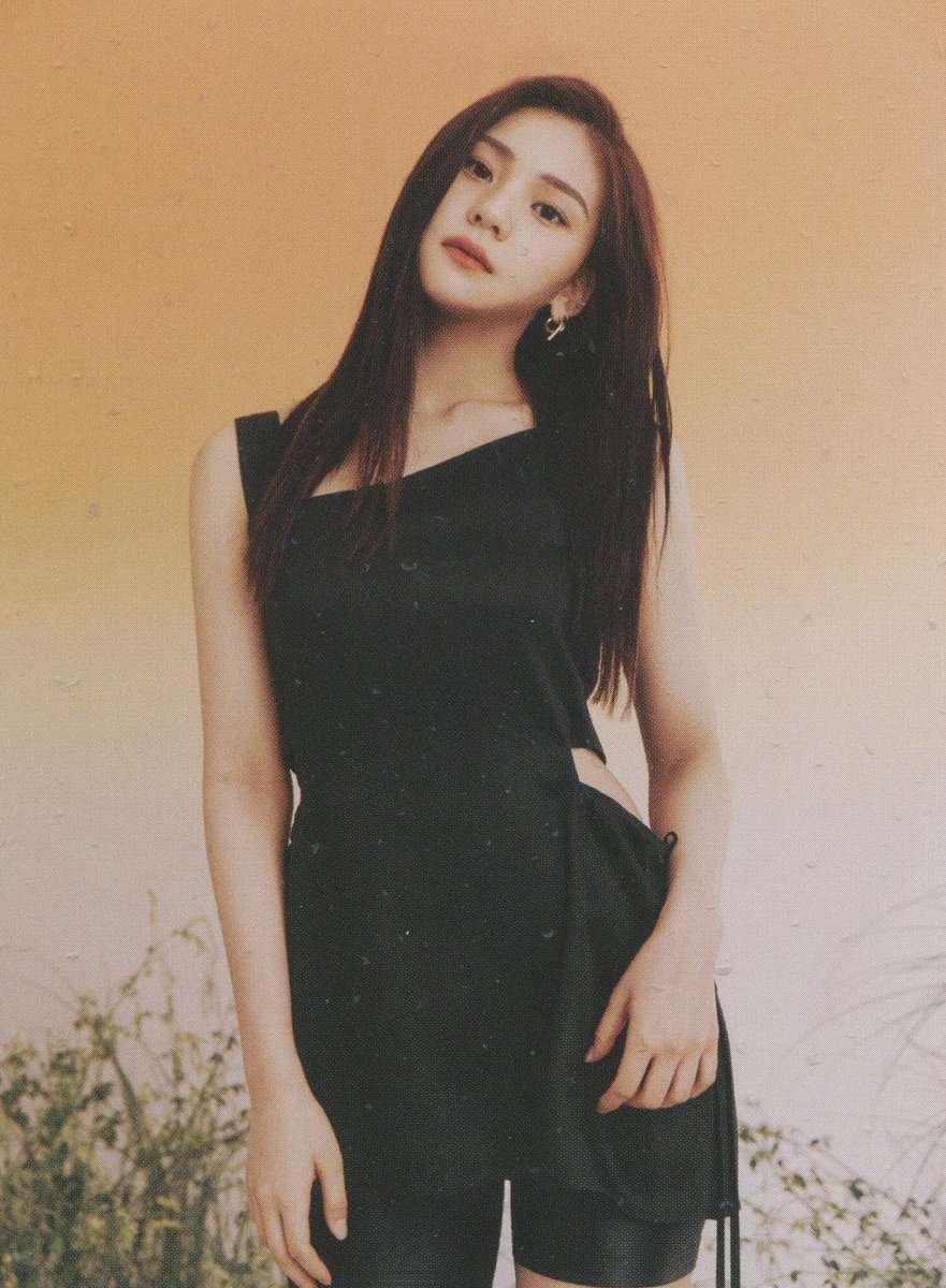 ggyerin57's tweet photo. อีซอสมันรู้ได้ยังไงว่าหลายปีต่อมา น้องออมจีจะเป็นสาวสวยสะพรั่ง มาไกลจาก megustastu ได้ขนาดนี้อะ สายตาเฉียบคมจริงๆ ไปหาเด็กแบบนี้มาจากไหนนนน https://t.co/S6KM9KnO8w
