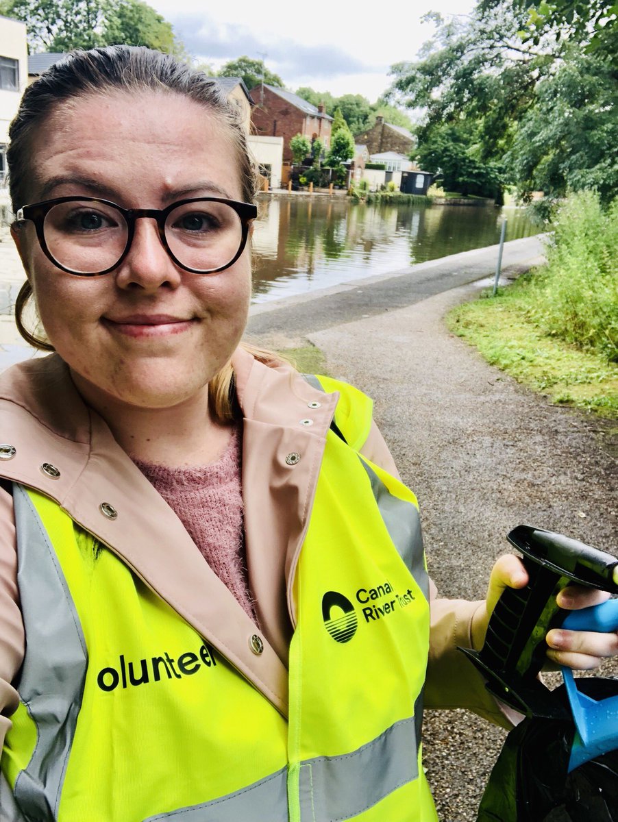 cllrcharlottem's tweet photo. Despite weather not being on our side (!) great morning volunteering with @CanalRiverTrust #Audenshaw #Tameside 🦆 https://t.co/wtw3jrWEyF