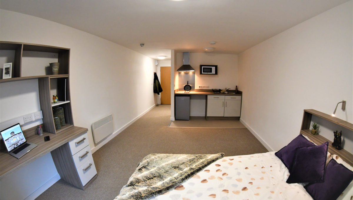 cloudstudentuk's tweet photo. Are you starting a new year at Staffordshire University and looking for accommodation in the city? Make sure you check out our Q Studios and feel free to drop us a message to arrange a viewing 🙂 #studentaccommodation #cloudstudenthomes #qstudios #stoke-on-trent #unilife https://t.co/1Kbp0Cz3zb