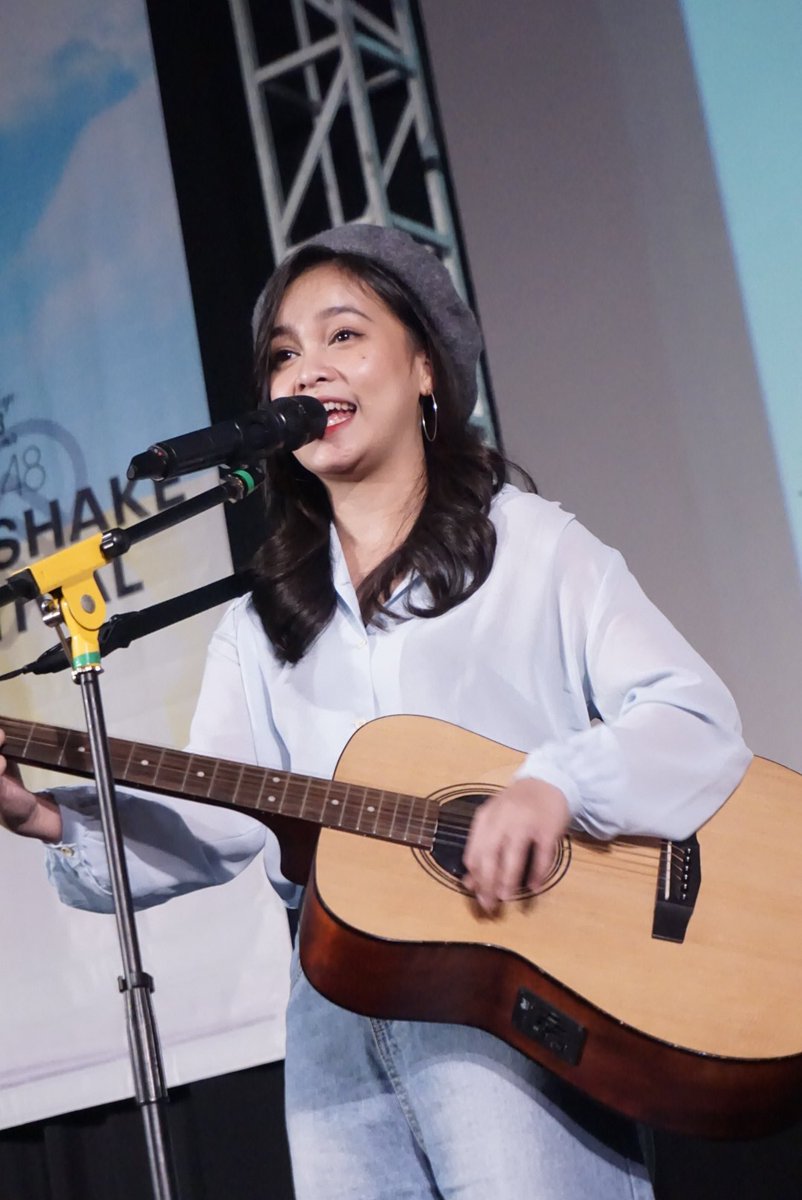 officialJKT48's tweet photo. JKT48 Acoustic on stage!
OA OE!! ^(o≧∀≦)o
#JKT48Top3HSF https://t.co/fyX752SAIa