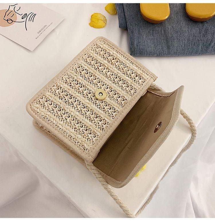 FanyiShop's tweet photo. กระเป๋าสานดอกไม้🌼🍀
ราคา 270 บาท #พร้อมส่ง #ส่งฟรีลทบ
น้องน่ารักมาก สะพายยังไงก็ดูคิวท์ๆ 😘
#fanyishop
#กระเป๋าสะพาย #กระเป๋าสะพายข้าง #กระเป๋าแฟชั่น https://t.co/8DKwNI18l2