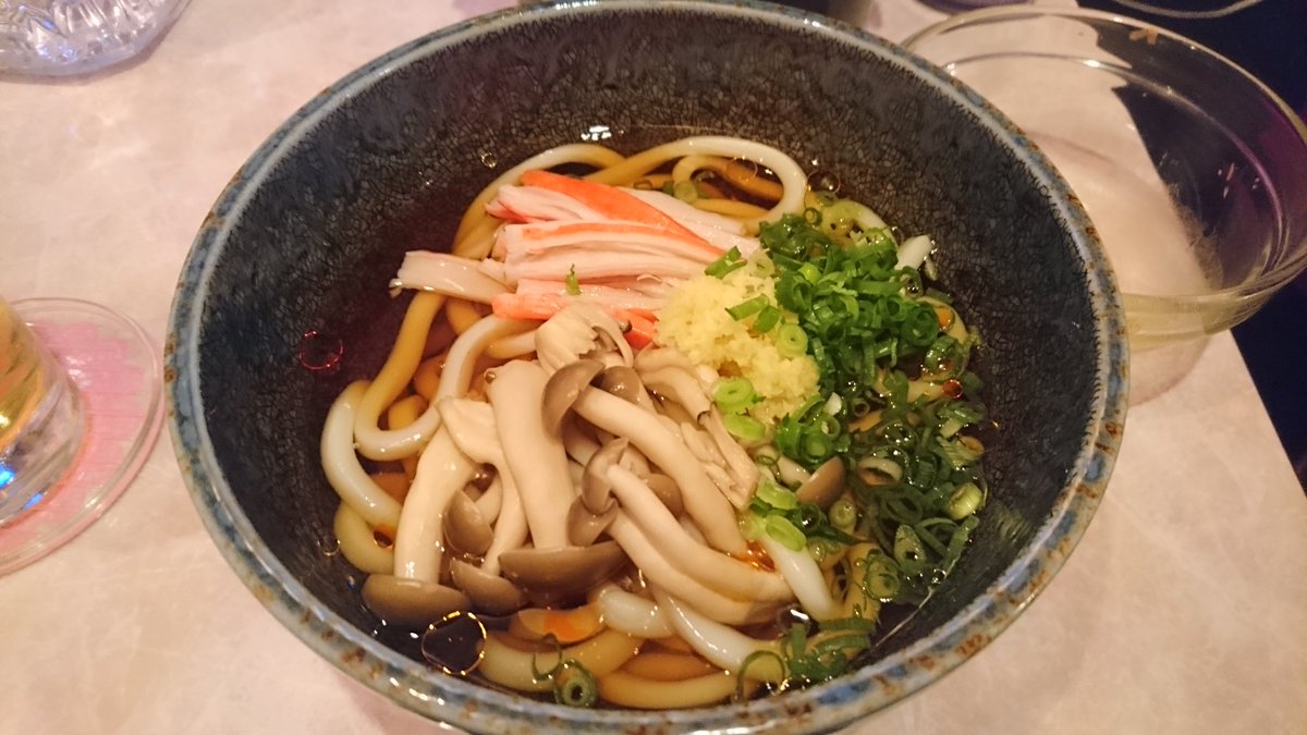 るい さっぱりうどんに玉ねぎスライスで一杯 夏の夕飯はこういうのがいいね O