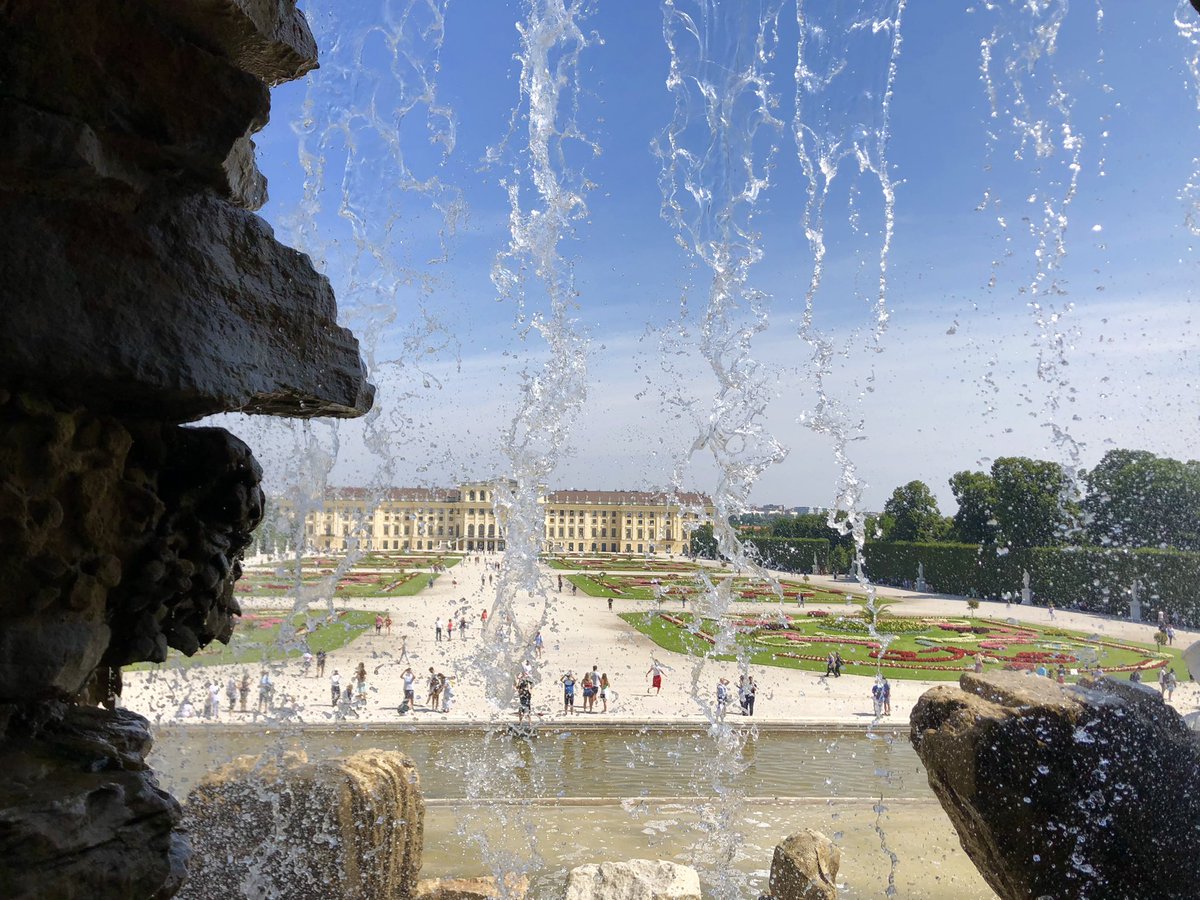KSTEWART_THAI's tweet photo. ☀️⛲️ #อากาศมันร้อนขออ้อนได้มั้ย #แคปชั่นเสี่ยวไม่เกี่ยวกับรูป #ลอกเค้ามา #ThankyouForFlyingTHAI #Summer #Austria #Vienna #CrewLife https://t.co/qmIDJr5IwJ