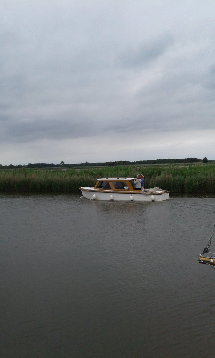 marthamboats's tweet photo. How do you enjoy a day on the Broads?
Cruising - Sailing - Paddling?
#dayboats
#broadssailing
#broadscruising
#broadspaddling
#paddling
#canoes
#kayaks
#halfdeckers
#daysail
#daylaunch https://t.co/oPMZfMet89