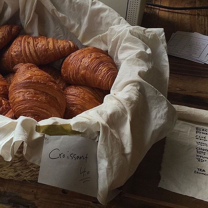 i’m a sucker for croissants. 🥐