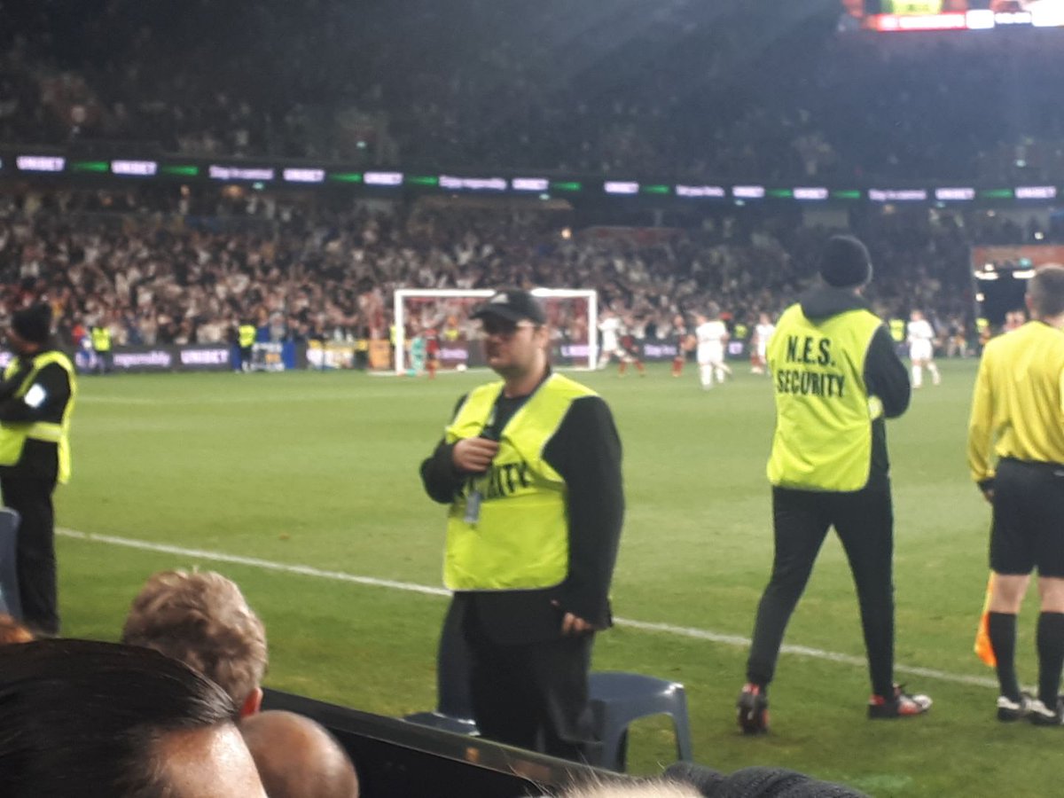 Dmixtaaa's tweet image. @BankwestStadium @wswanderersfc
Great night, so close to action. Too bad NHS Security thought they needed to stand, in front of their SEATS. So the people who paid top dollar could see fuck all of the action on the pitch coz of these brainless wannabe cardboard cops.
#WSWvLUFC