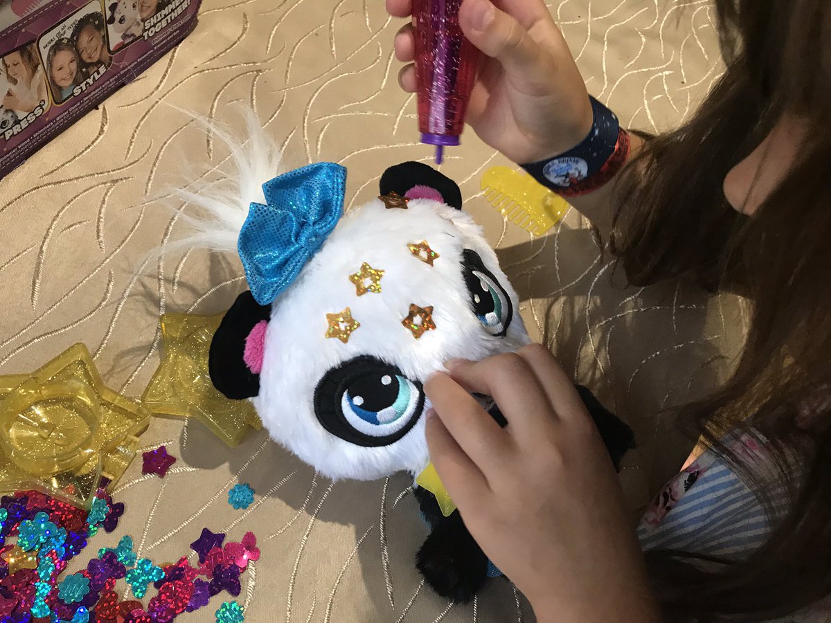 Kidzcoolit's tweet photo. .@KD_UK_ This package has caused quite a stir with Bex today!!! https://t.co/h7TVCKlybX #SaturdayMotivation #SaturdayMorning #ShimmerStars .@AworiComms https://t.co/hd1uwuKMU7