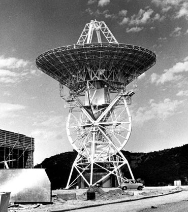 astro_duque's tweet photo. As we celebrate the 50th anniversary of the Moon landing, Spain's contribution to that historic day fills me with pride. The first signal from the Moon was received by an antenna near Madrid. Today, Spain continues to be a committed &amp; active player in global scientific progress. https://t.co/vc22vbNEPz