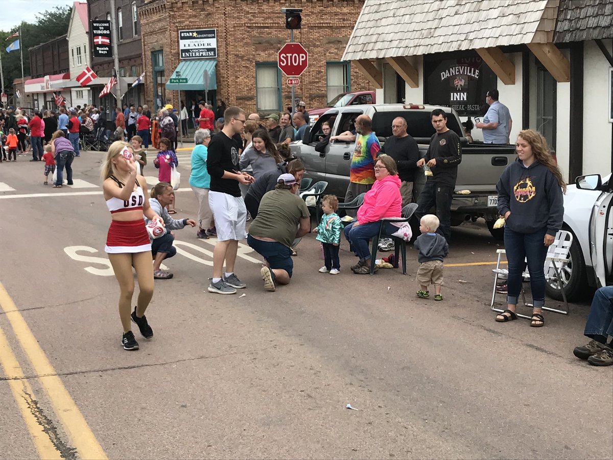 SDCoyotes's tweet photo. It’s a great day to be a Coyote! Great to see all the little Yotes at the Viborg Danish Days Parade today! 🐺🐾 #GoYotes #WeAreSouthDakota https://t.co/Hm3uNXNP1D