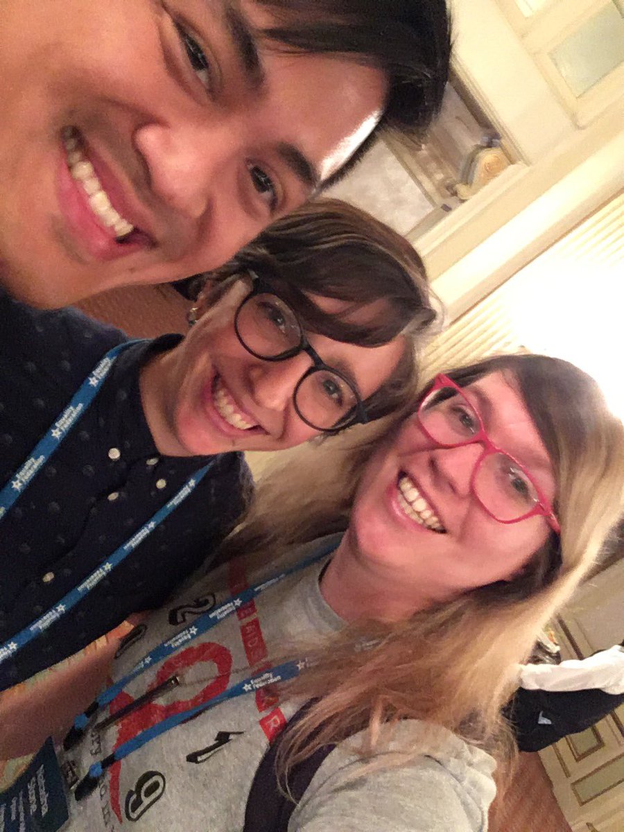 sadsleepygirl23's tweet photo. Some selfies from #eqfed19 https://t.co/HRT2n9XRNw
