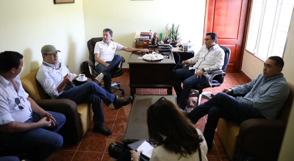 JuanOrlandoH's tweet photo. Quiero decirles a nuestros hermanos cafetaleros que no están solos y que contarán con mi apoyo hasta el último día de mi gobierno.
El café... ¡Un orgullo de Honduras! https://t.co/wsHxZQFrrZ