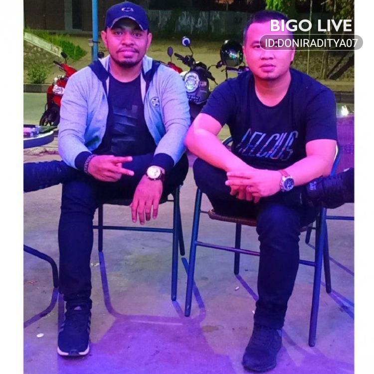 Doank_04's tweet photo. Masuk dan nonton LIVE ❄️FK•ᴼᴹ'ᎠᎾN di #BIGOLIVE: GAS GENG🙏  https://t.co/AsaDzZVhpl
https://t.co/NpaN1ytEoi https://t.co/0SNO9AUEfC
