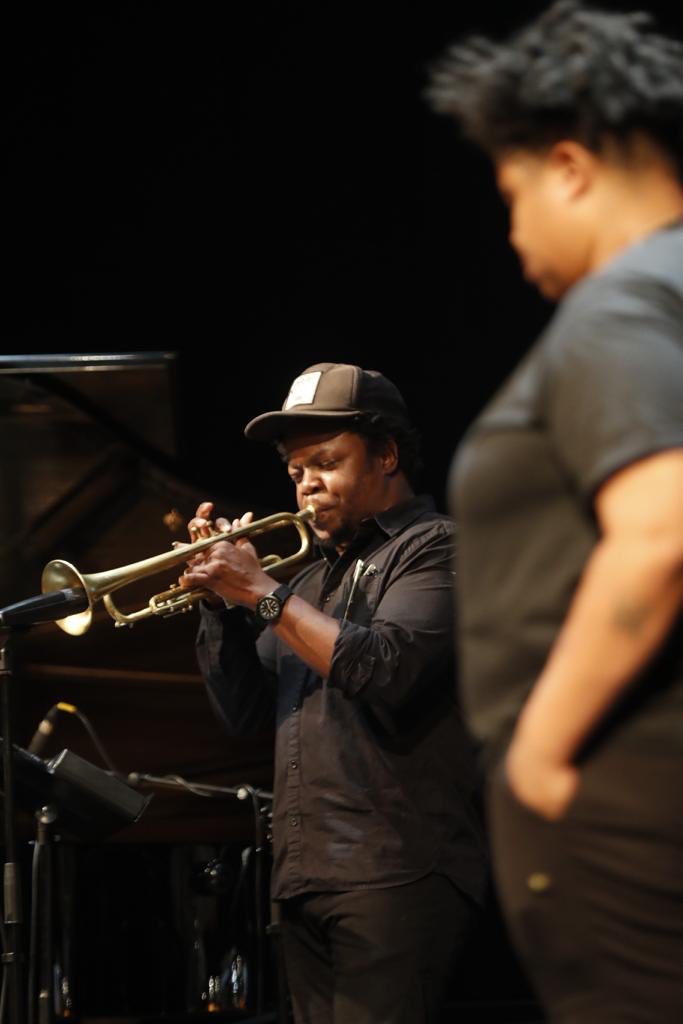 Origami Harvest: jazz de vanguardia, hiphop y un cuarteto de cuerdas exquisito. ¡<a href="/amBROSEire/">Ambrose Akinmusire</a> el futuro es ahora y es también tuyo! ¿Os lo estáis perdiendo? ¡ERROR! #jazzvitoria #estapasando #oraintxebertan #vitoriagasteiz #jazz #jazzeuskadi #jazzfestival #euskadi #basquecountry