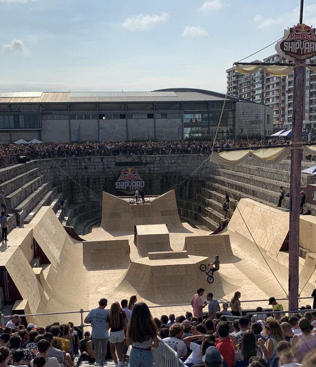 byRovi23's tweet photo. Estamos es el #RedBullShipYard de Santander y es una pasada! https://t.co/d3xMaBWNPr