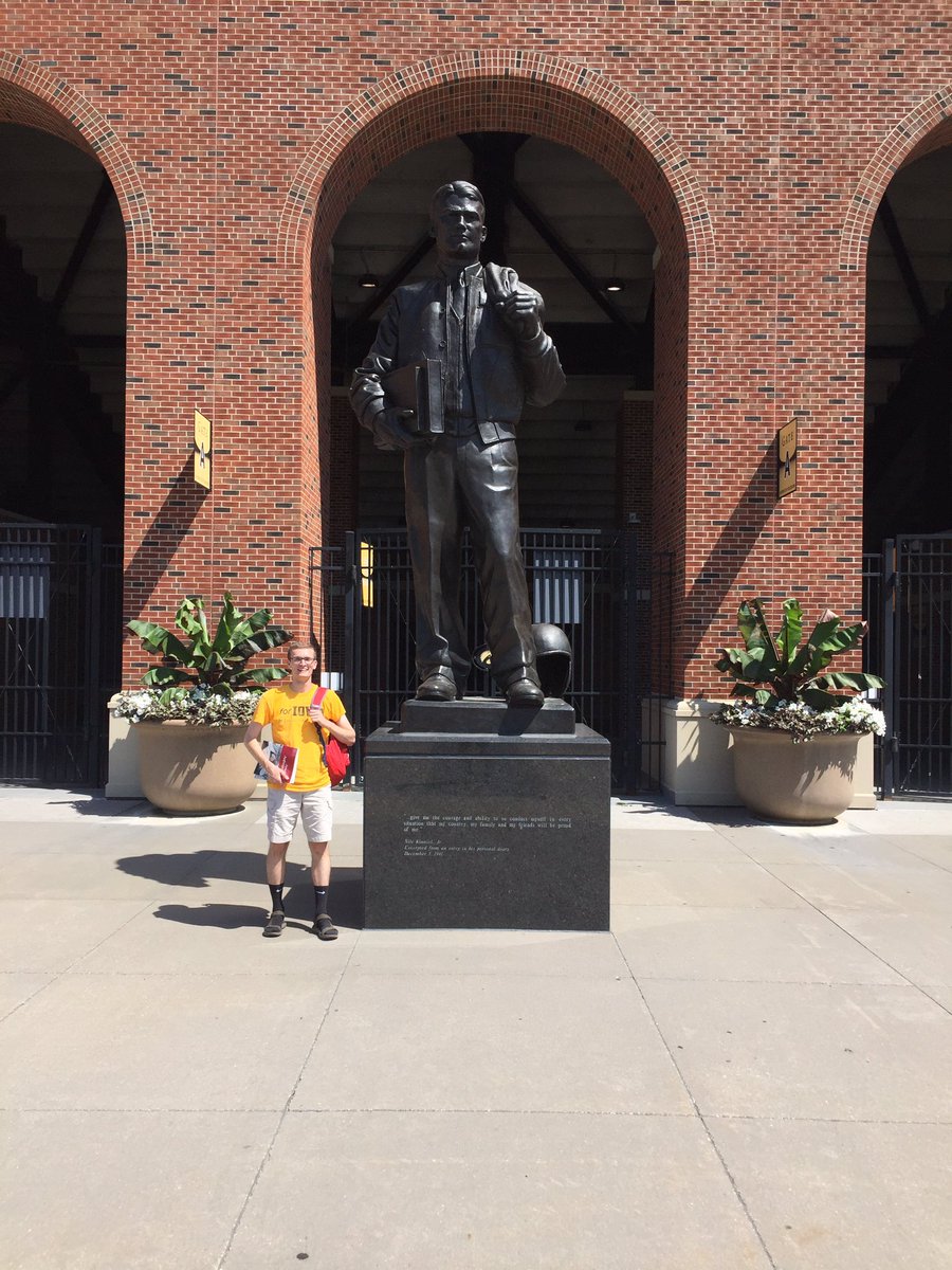 NGrandstaff's tweet photo. Touch the statue of Nile Kinnick for good luck. ✅
#47Things #18Left https://t.co/1eRY8bbpi2