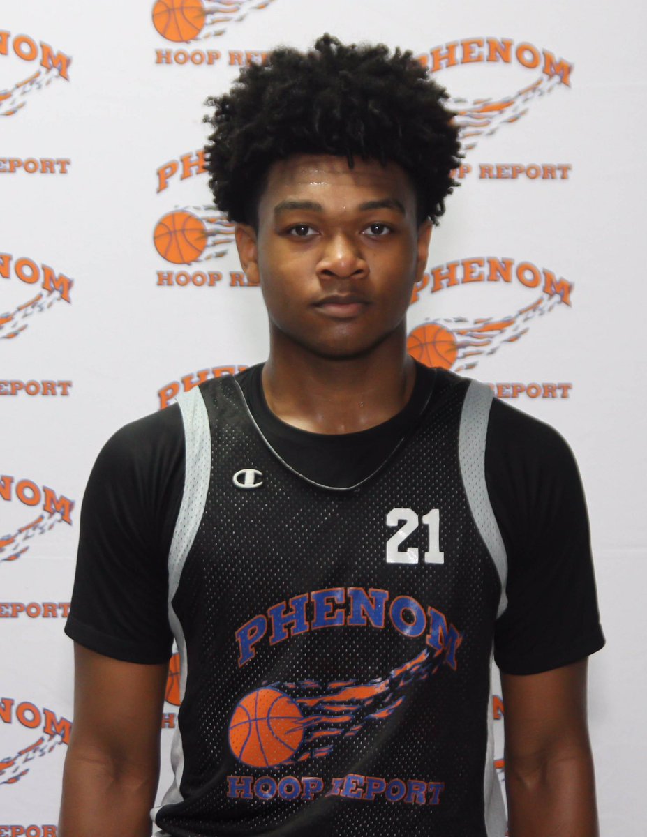 I love how effortlessly 5’10 ‘21 AJ Thompson (Northwestern) is able to change pace and handle the ball. He’s so quick and shifty, which opens up a ton of scoring and playmaking opportunities #PhenomAllAmerican