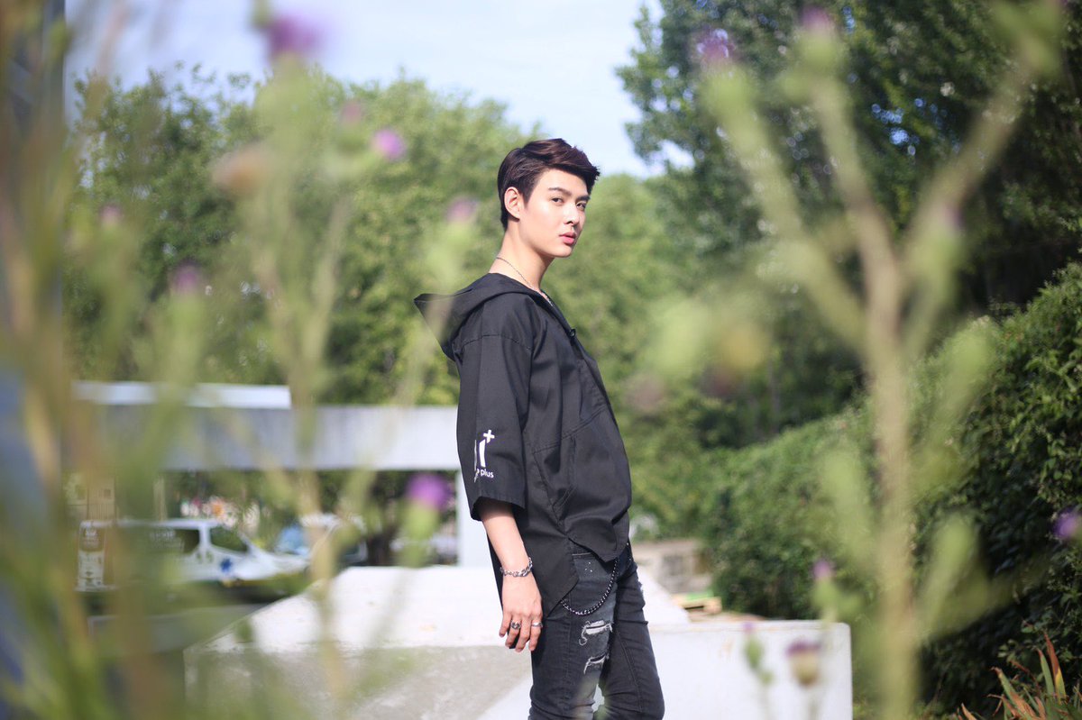 Flower🌷 and  grass🌿  #Saint_sup