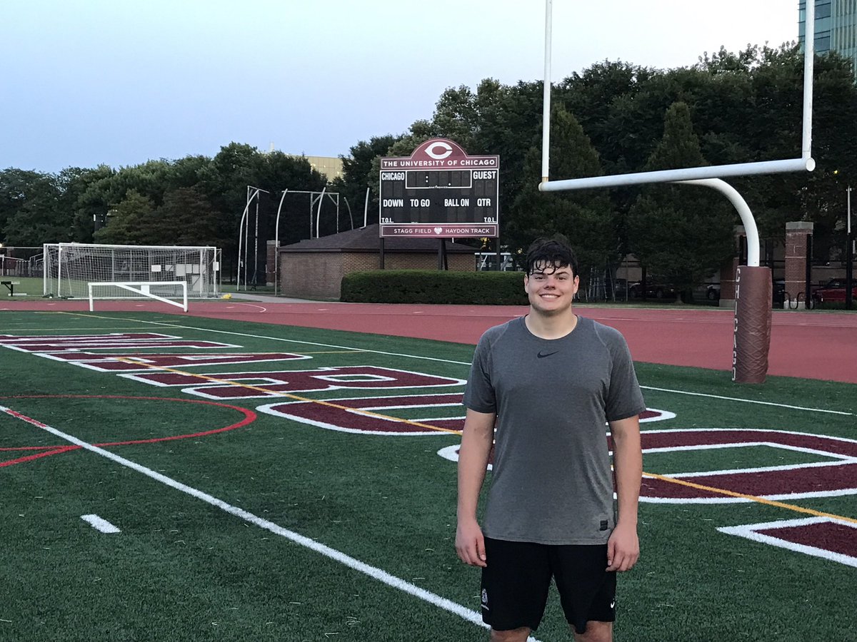murph_parker's tweet photo. Had a great camp &amp; visit yesterday! Awesome campus &amp; facilities. @UChicagoFB Thank you @FB_Coach_Wilk @Coach_Cutty #BeatTheHeat #MaroonMade #family https://t.co/hCfl6iCoHY