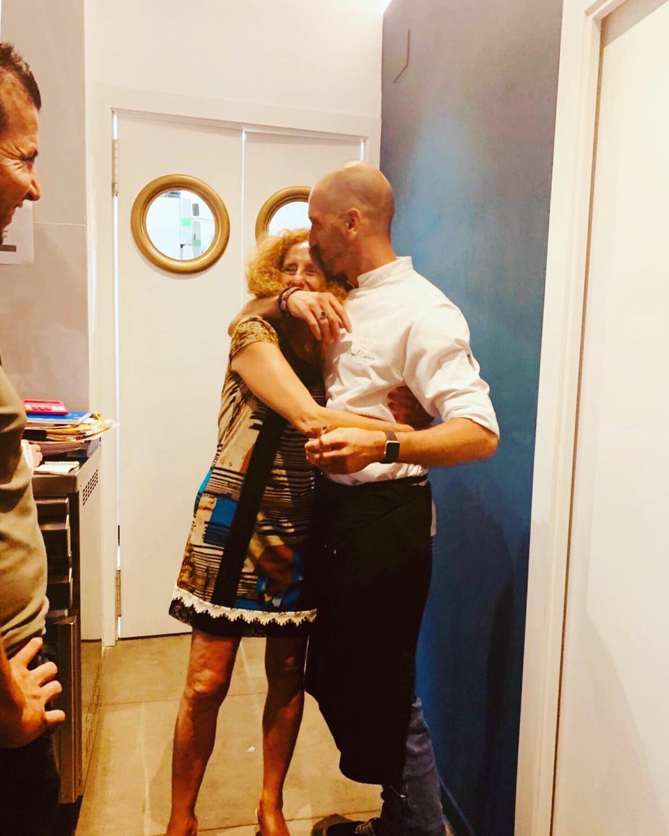 Felicidad es cuando recibes a gente que realmente tienes dentro del corazón!! Entonces pasan estas cosas 😉
GRACIAS POR ESTA MAGNÍFICA VISITA!!
Nos vemos muy pronto italiana 😘 <a href="/catiapizzale/">catia pizzale</a> <a href="/MasterChef_es/">MasterChef</a> 
#lamasgrande