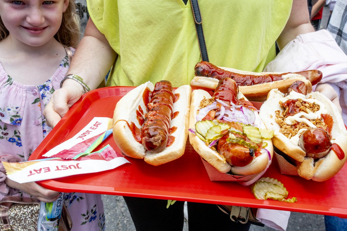 JustEatIE's tweet photo. Hot Damn Hot Dog!  Order from Bad Boys BBQ from the Just Eat Waiters on at @cityspectacular Cork #LayaCitySpec https://t.co/GDQohjlDHF
