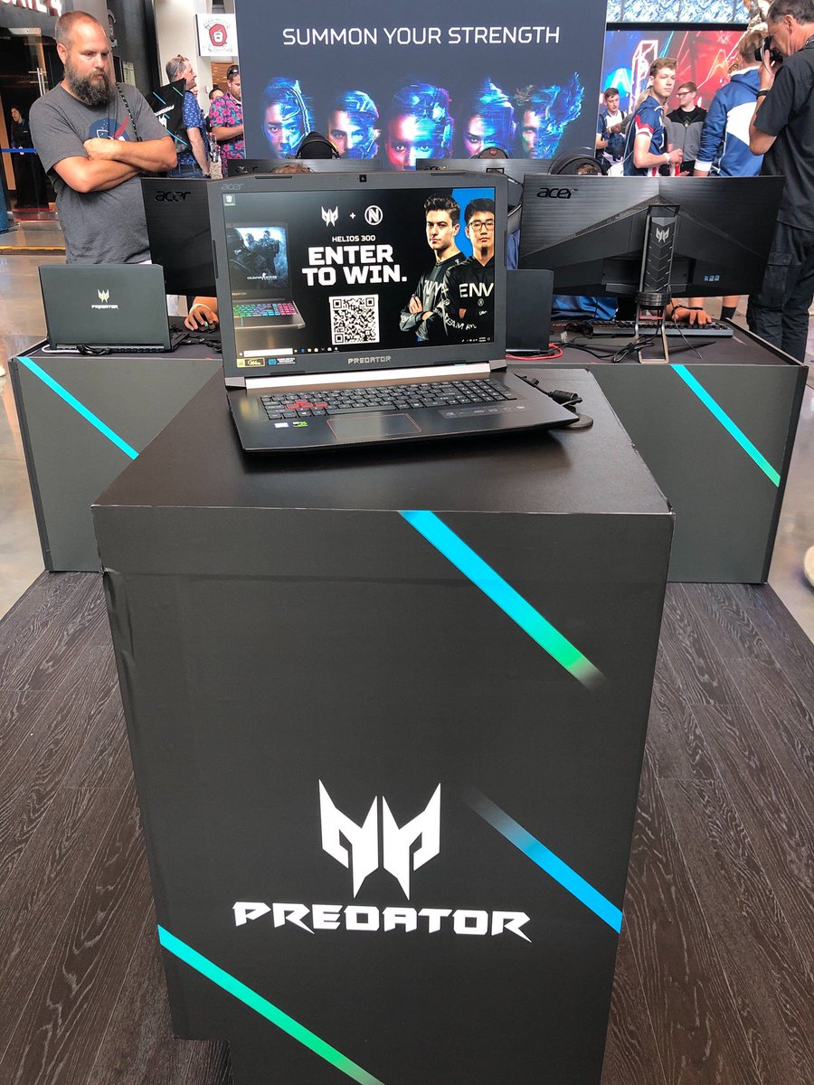 Envy's tweet image. In just about an hour, hop over to @Predator_USA for a live tour of #IEMChicago with @s0mcs and @Envy_Sonic!

#EnvyxPredator