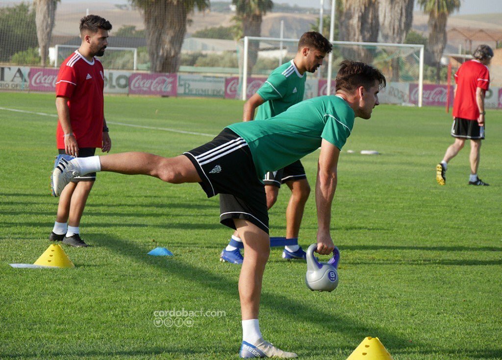 Eu_Gavilan's tweet photo. Primera semana ✅ #preseason #soccer #training #deadlift #unilateral #monsterwalk #strengthandconditioning #injuryprevention #workout #performance #strength #hamstrings #glutes https://t.co/5Bvm4cvEyf