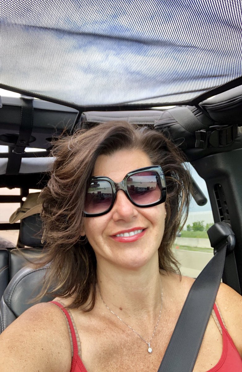 Halya27's tweet photo. Jeep hair don’t care ! #tarpsoptional #topless #Jeep #Jeeplife #JK 🤟 #boatbound https://t.co/ZZa29pcHKx