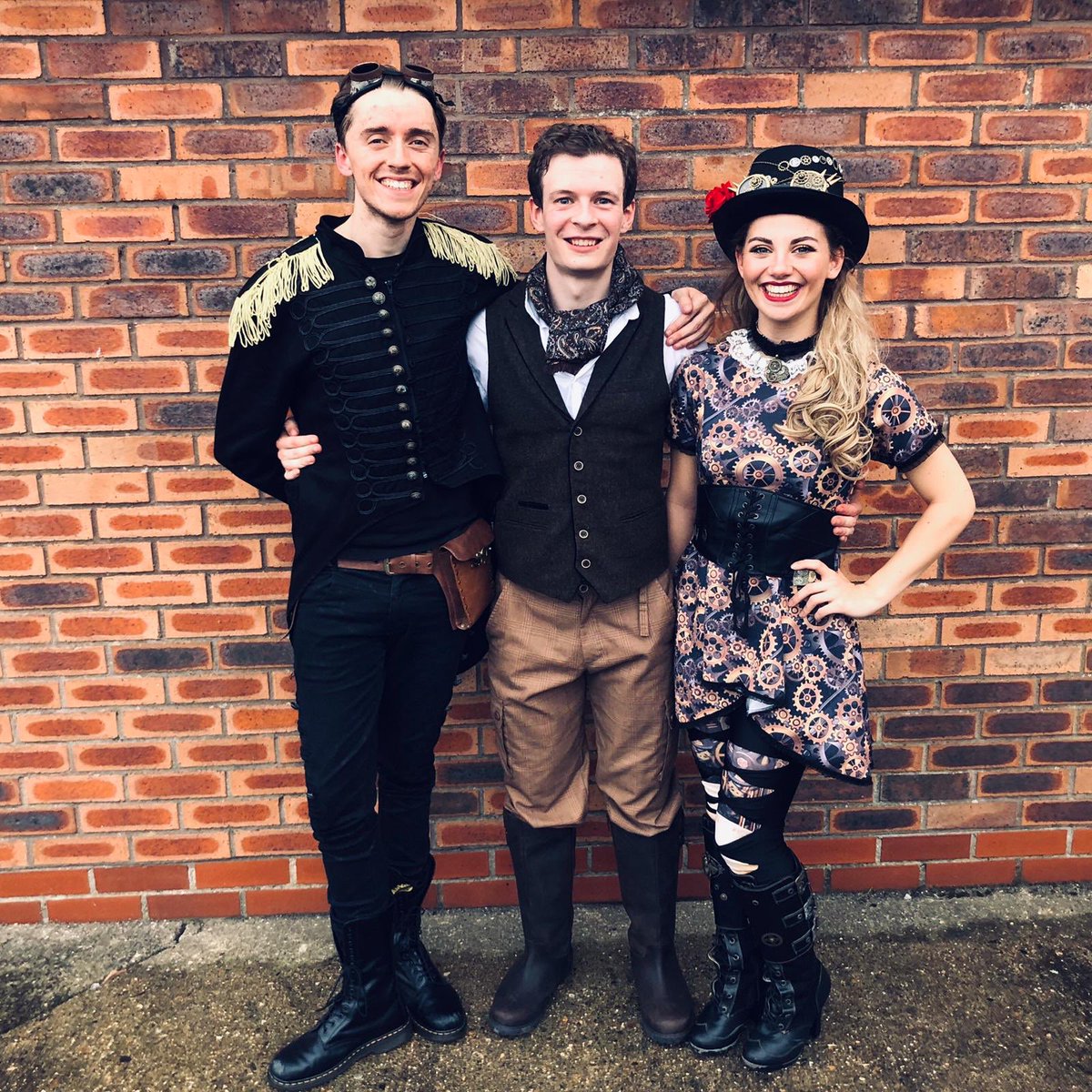 Aar0nDean's tweet image. An explosive first-two shows with this dream team!! 💥 Having way too much fun already 😆 #spellz #spellzyorkshire @talenttag @pearsoncasting @RSmithAssociate