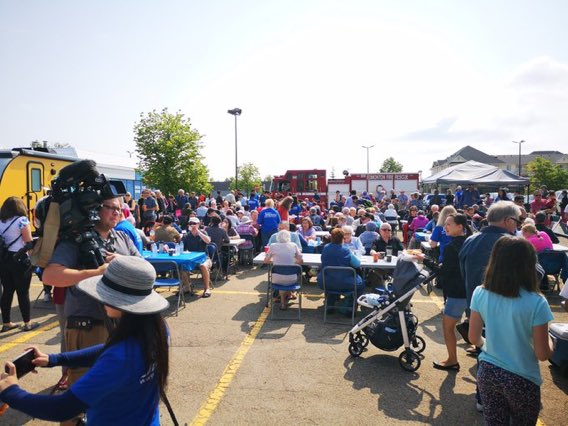NOWTeddyGraham's tweet photo. Matt Jeneroux's BBQ is all filled up on popsicles now. Thanks for having us! @NOWtrucksicle #NOWTrucksicle #NOWRadio1023 https://t.co/zw1XByt99o