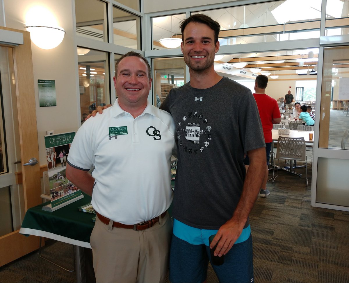 CoachLow2's tweet photo. Austen Hannis w old advisee Nick Funnell; Charlie Day w old SummSesh colleague Danny Alvord.
#cardiganalumni
@CardiganMtnSchl 
@OldfieldsSchool 
@TeamHolderness 
@DarrowSchool https://t.co/Q34RWmzxP0