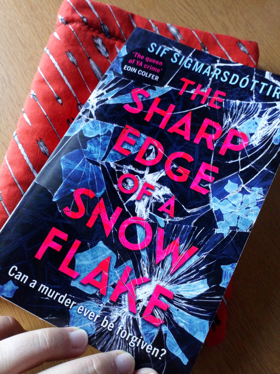 nerdybookdragon's tweet photo. Maybe I just want to read my book and eat pizza for the rest of the night?...
Still waiting on the pizza though!
#TheSharpEdgeOfASnowflake #BookstagramTours https://t.co/VXnYd8A3Yy