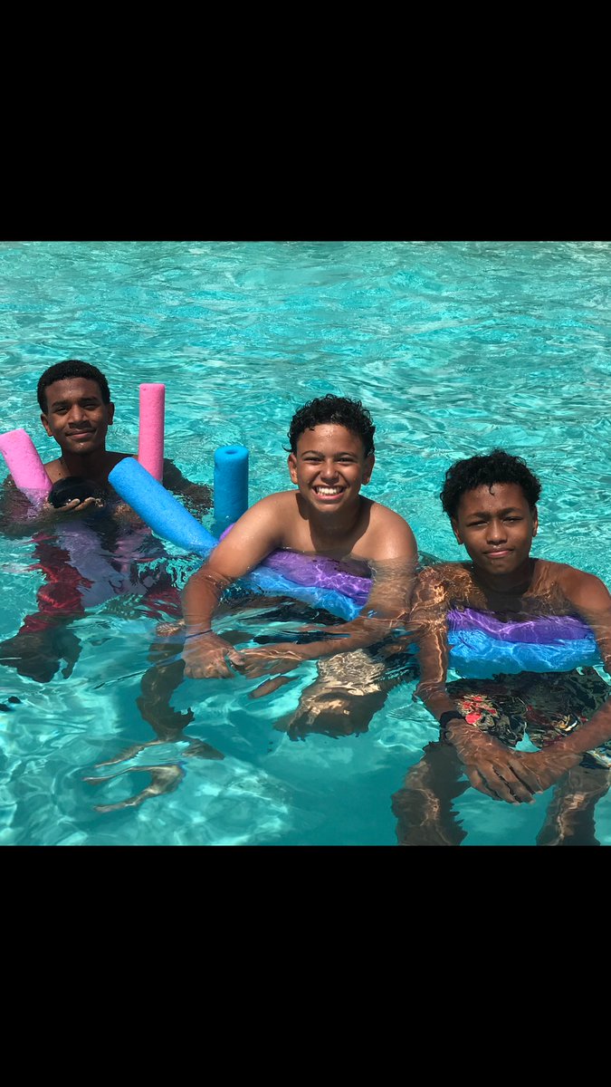 ginni_burton's tweet image. I have the best job at RBTV!!! 😎#lifeguardlife #whatheatwave