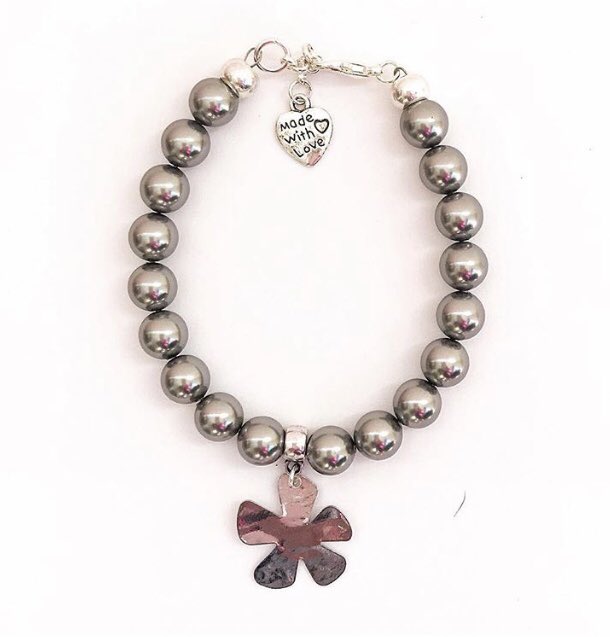 slinesjewellery's tweet photo. 🦋Beach Beads Handmade Jewellery🦋The Sky is the Beginning of the Limit🦋Swarovski Pearl Bracelet £9.95 ☀️Bracelet made in all colours. https://t.co/2goMRom1bi #beachbeads #metallicgrey #prettyjewelry #daisyjewellery #pearlbracelet #personalstyle #giftideas #woolacombebay #devon https://t.co/xdvcSOLSRc