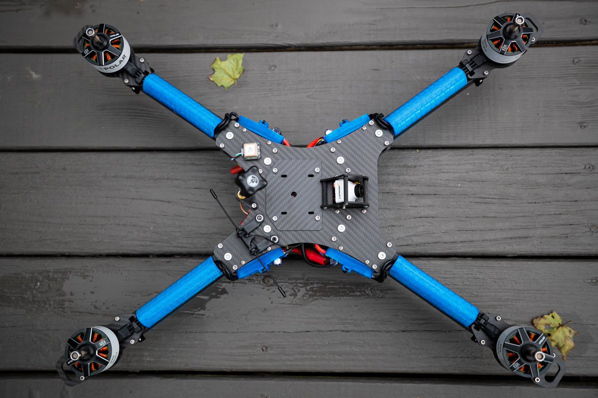 Breaksteel's tweet photo. Normally Iβd remove those leaves. I left them because they help to give this behemoth some scale. Love when quads are all new and shiny. Electronics are up and running. #quadcopter #miniquad #fpv #drone #multirotor #drones #fpvfreestyle #beastclass #xclass
#fpvdrone #fpvquad https://t.co/53qUDrqi18
