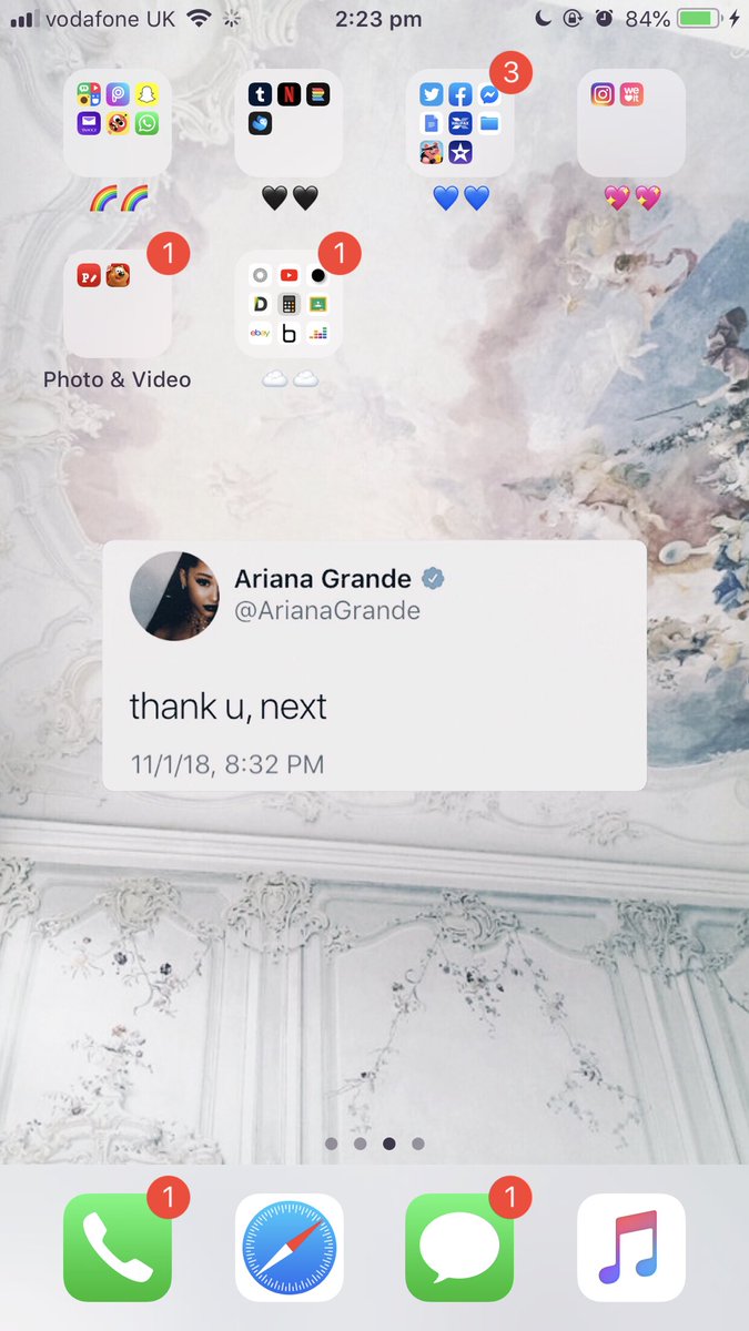 likemagicvinyl's tweet photo. • Ariana Grande lockscreen pack
• rt if you want 
• MUST be following✨☁️
#ARIVENCHY https://t.co/3a4cPjL4OS