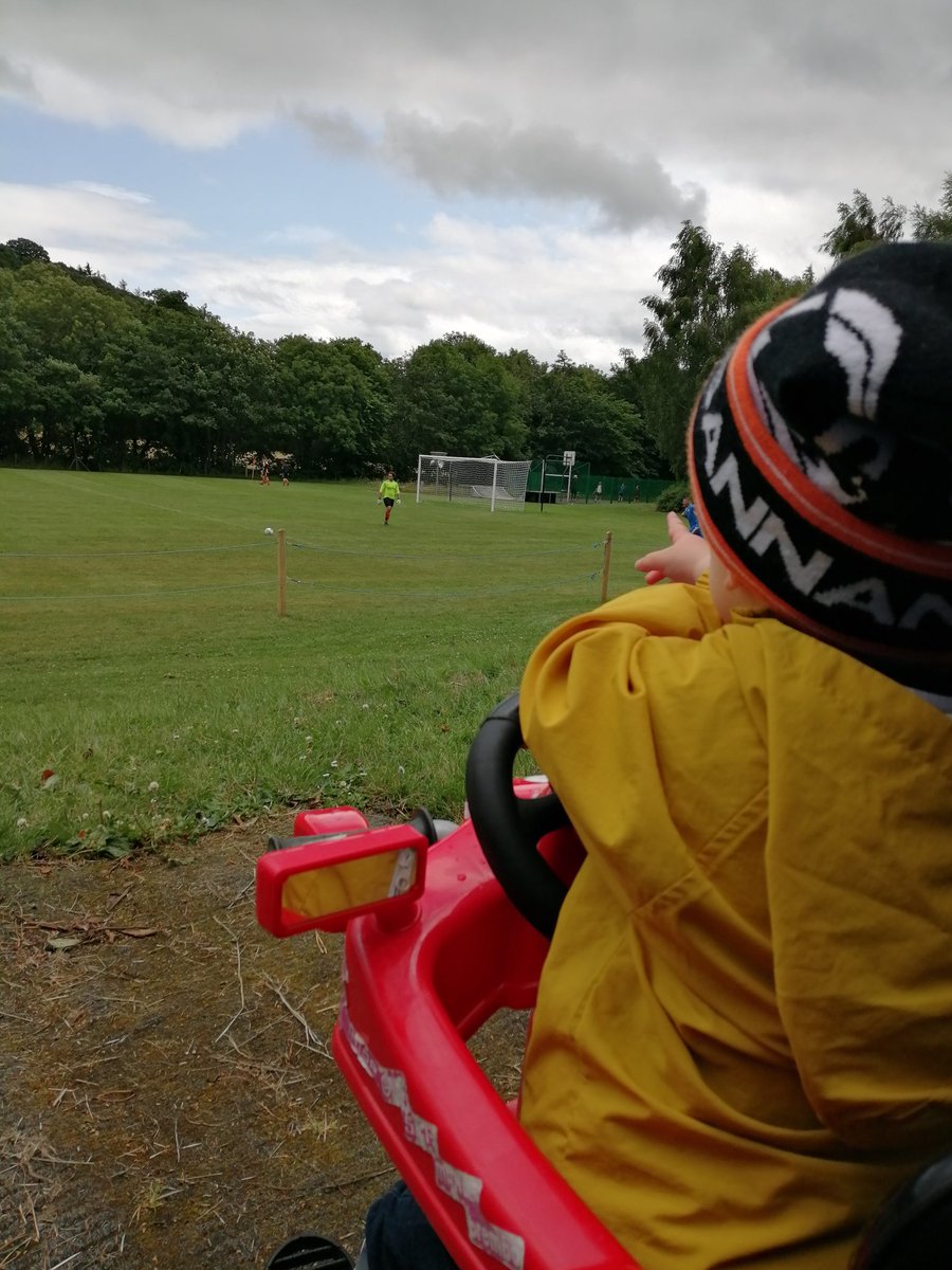 GwennoMDavies's tweet photo. Hwligan ⚽ @CPDLlansannan vs @NantlleValeFC #CwpanOrig #CwpanOrigWilliams #CmonLlan https://t.co/2jhcgaehd5