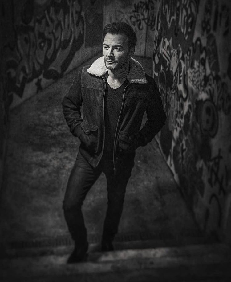 ShaneFilanOFC's tweet photo. When new photos like this come up out the blue and it hits you how much you miss @ShaneFilan solo and his beautiful music 😔 #songwriter #amazingtalent #DontStayAwayForever #BestSingerInTheWorld #Filaners
Another stunning photo by @davecooley 👌🏻 https://t.co/sjxmQzgfGF