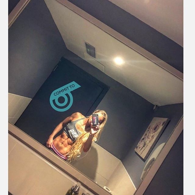 ESGfitness's tweet photo. How to wake up determined and go to bed satisfied every day.
Before I get to that,
If anyone’s looking for a boost, I highly recommend this lighting🤣
I didn’t think I was in this shape.
#COMMITTO6 worked a little too well and I upped my calor… https://t.co/6eaGBRkCTf https://t.co/1OUORdbj1K