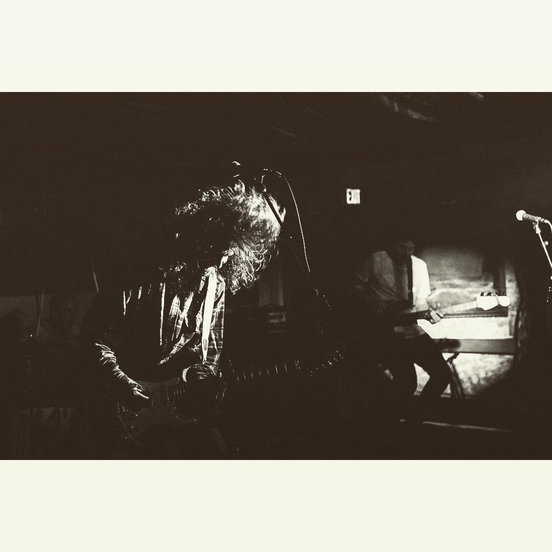 Tonight slide thru <a href="/SwampgrassWilly/">Swampgrass Willy's</a> with <a href="/fire_darling/">The Darling Fire</a> &amp; Hit Man Dreams!!
We got a slip n sliiiiiide 🌊✨
...naw we don’t but come hang ❤️