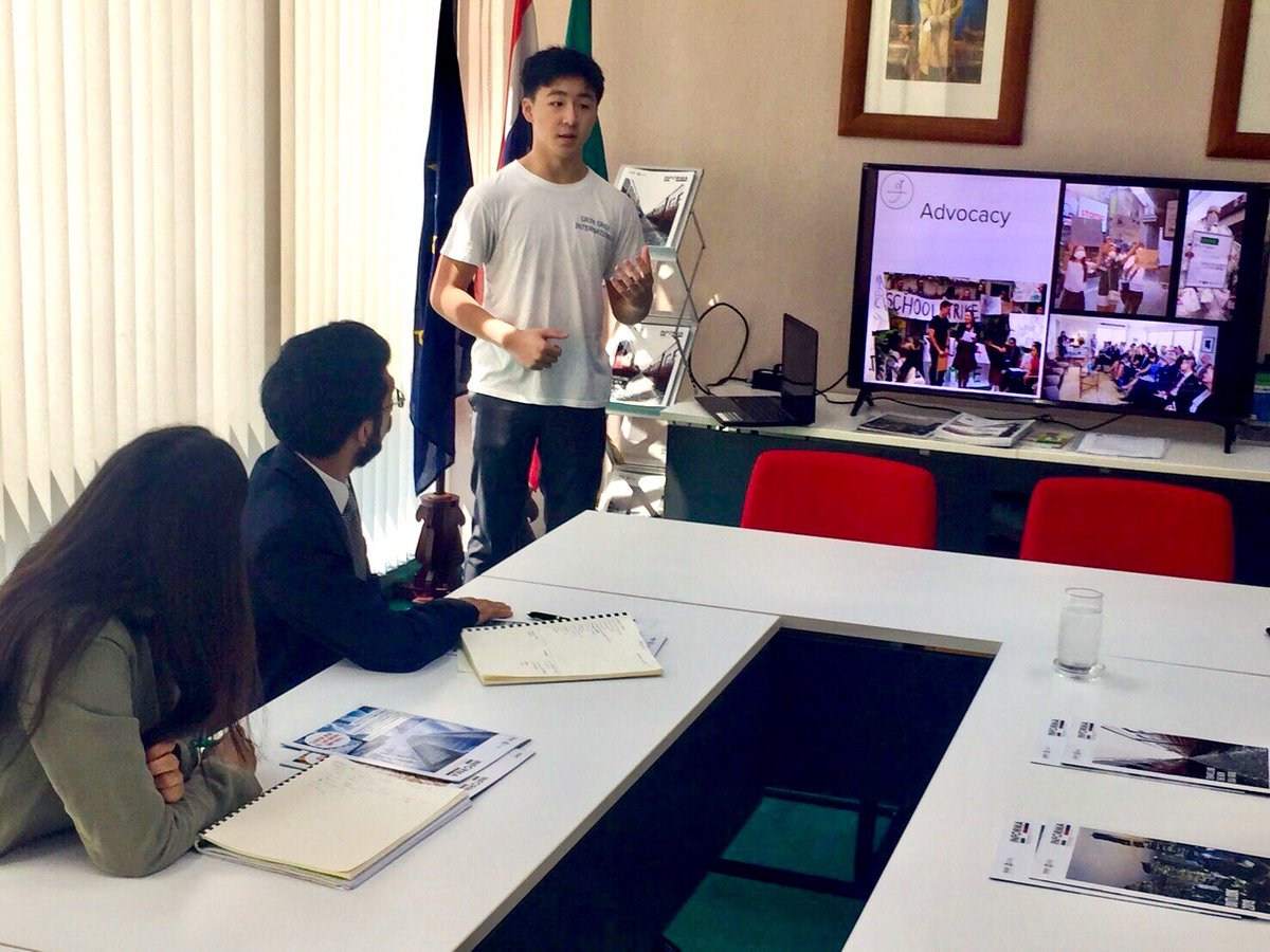 gringreenintl's tweet photo. Discussing multilateral environmental collaboration and student advocacy with some friends at the Thai-Italian Chamber of Commerce today. Let’s get serious together! 🇹🇭🤝🇮🇹
.
.
.
 #Italy #ChamberOfCommerce #BeTheChange #NOW #NotLater #Collaboration #future https://t.co/RvW9jeSyPM