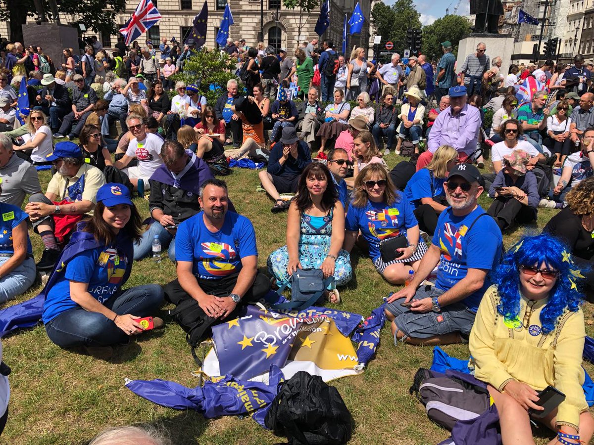 BremainInSpain's tweet photo. #Bremainers #Remainers and #MarchForChange #NoToBoris #YestoEurope all gathering to listen to speeches https://t.co/fs5zmNOOuc